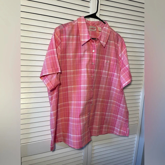 Vintage Chic Short Sleeve Button Down Cuff Sleeve Vent Side Blouse Size 1X Pink - Picture 8 of 12
